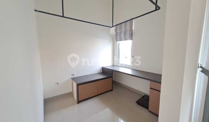 Dijual Rumah Mewah 3 LT Semi Furnish Alam Sutera - S. Onyx 2