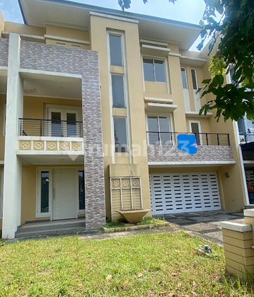FOR SALE 3-story house Located in Front of Sutera Onyx Alam Sutera