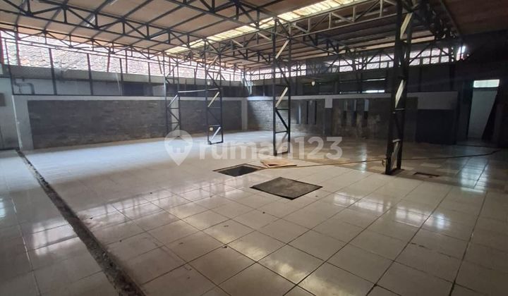 Ruang Usaha Bagus Nyaman Siap Pakai Ex Cafe di Sayap Jalan Riau