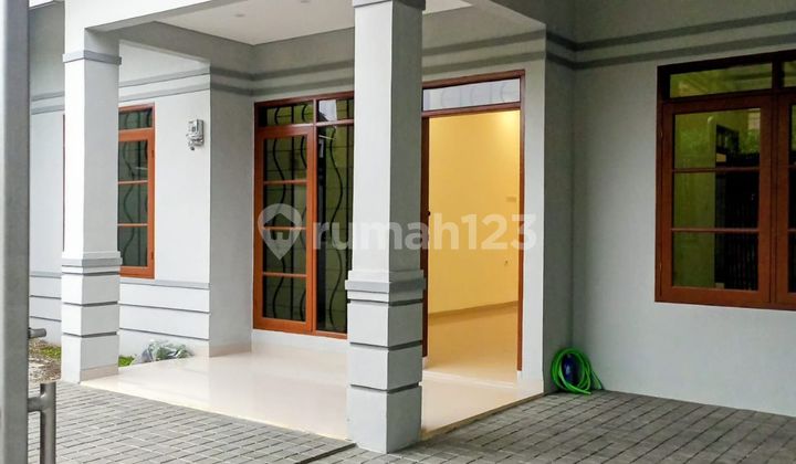 Rumah Bagus Murah Nyaman cantik SHM Taman Kopo Indah 3, Bandung Rumah Bagus Murah Nyaman cantik SHM Taman Kopo Indah 3, Bandung