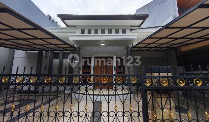 JUAL SANGAT MURAH Rumah Bagus nyaman SHM di Singgasana Pradana