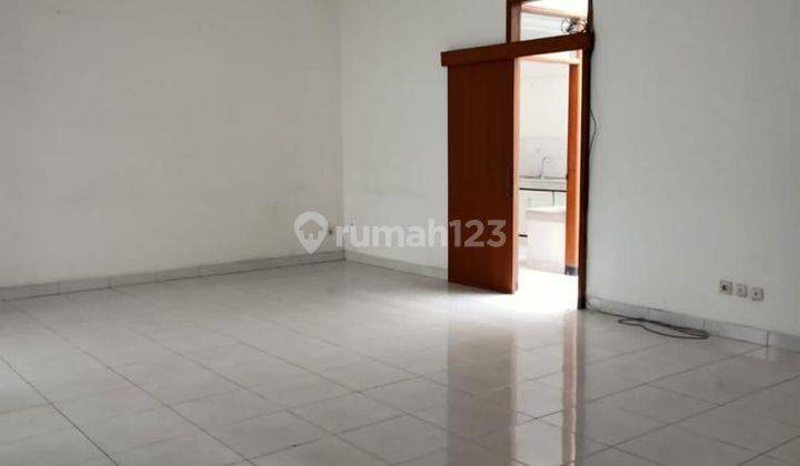 Rumah Kontrakan Bagus Unfurnished SHM Komplek SInggasana Pradana 2