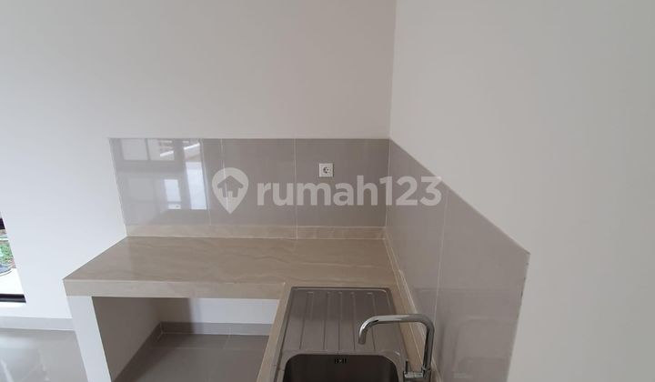 Price Drop Comfortable Ready-to-Occupy House with Well-Maintained HGB in Podomoro Park 2