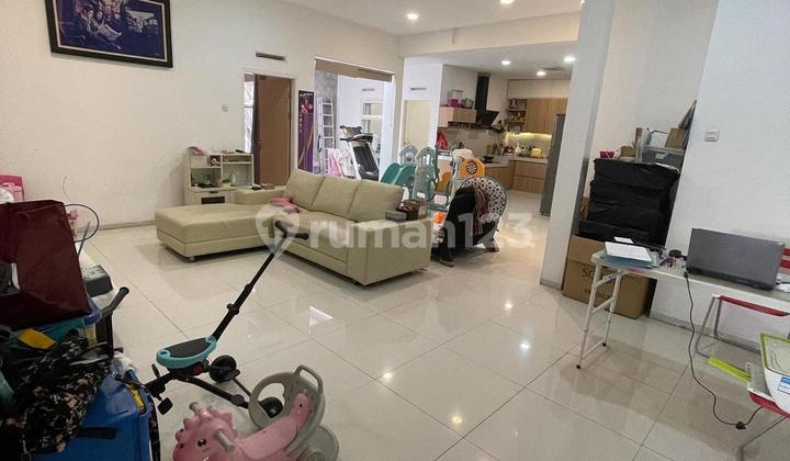 Rumah Bagus di Cihampelas Bawah Strategis Tengah Kota Bandung