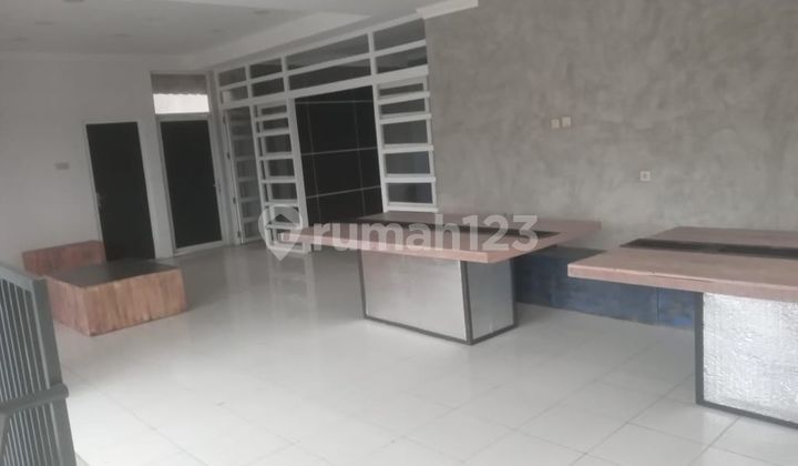 Affordable Nice 191 m2 Freehold Title Shop House on Main Road, Jakarta Street, Bandung