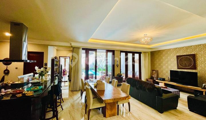 Rumah Mewah 2 Lantai Nyaman Sejuk Furnish SHM di Gegerkalong 1