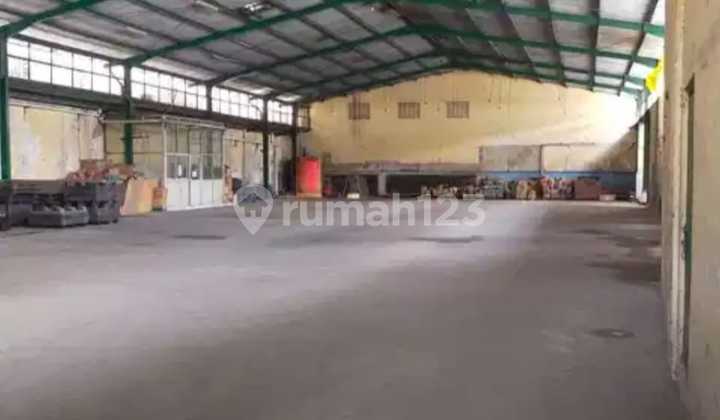 Gudang Strategis Bagus 1200 m2 SHM siap pakai di Holis Bandung