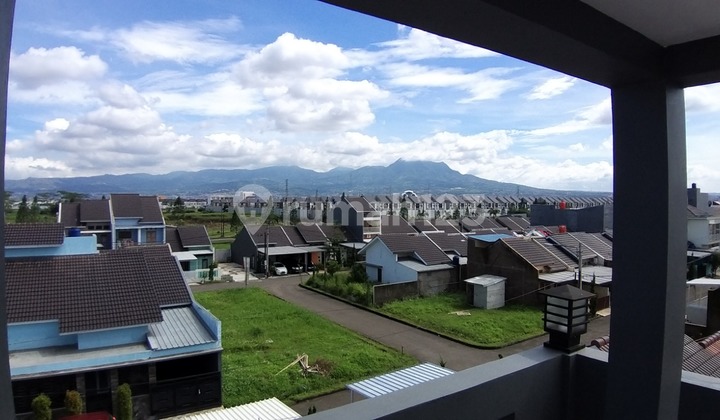 Rumah 2 Lantai Bagus Terawat SHM di Perumahan Adipura Gedebage Rumah 2 Lantai Bagus Terawat SHM di Perumahan Adipura Gedebage