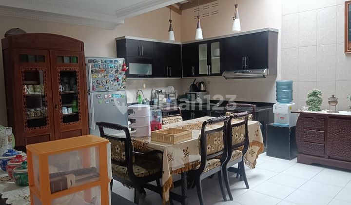 Rumah Bagus Terawat dan Asri di Perumahan Nyaman Komplek Awiligar