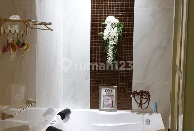 Rumah Mewah Bagus Semi Furnished SHM Sayap Jl Margacinta, Bandung 2