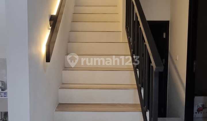Rumah Mewah Furnish SHM siap huni cantik di TATAR SIMAKIRANA KBP 2
