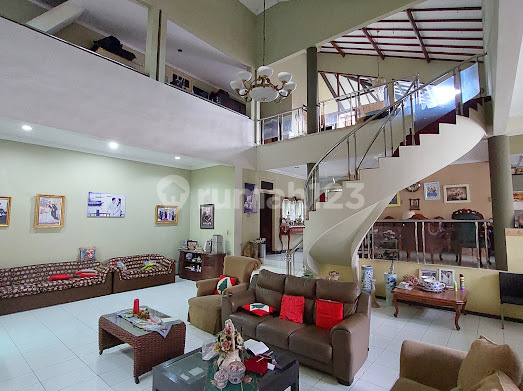 Rumah Hitung Tanah Siap Huni SHM Nyaman Strategis Sayap Pasteur