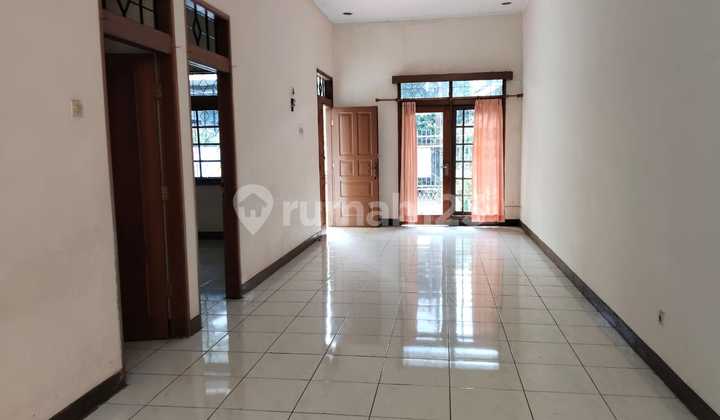 Ready-to-Occupy House Ideal for Strategic Office in Kembar Mas Complex 2