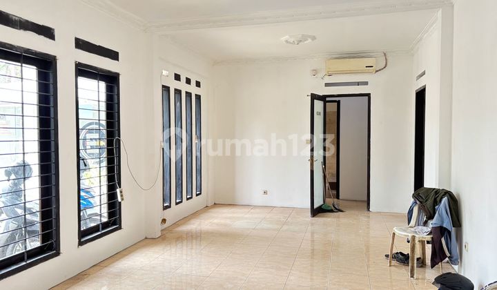 Rumah Usaha Siap Huni Strategis Nyaman di Jalan Banteng Mainroad