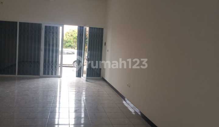 Ready-to-Occupy 2-Storey Shophouse, Excellent and Strategic Location in Taman Kopo Indah 5 2