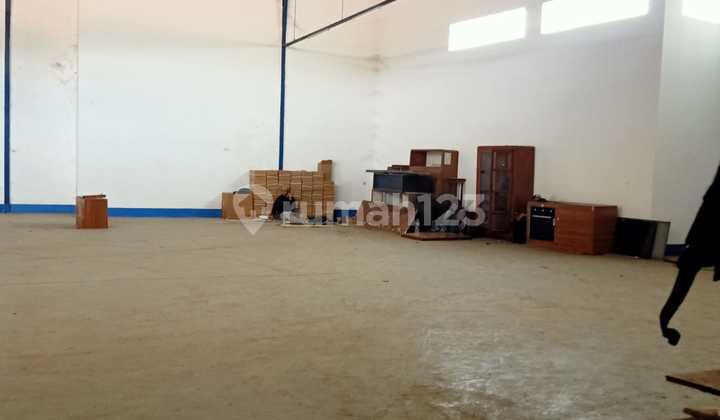 Strategic Good Cheap Warehouse 228 m2 SHM Jl Caringin, Bandung Strategic Good Cheap Warehouse 228 m2 SHM Jl Caringin, Bandung