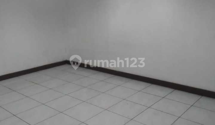 Nice House Unfurnished SHM Jl. Jupiter Margahayu Raya, Bandung 2