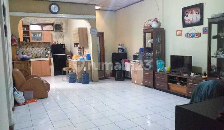 Rumah Bagus Unfurnished SHM di Komplek Taman Rahayu, Bandung