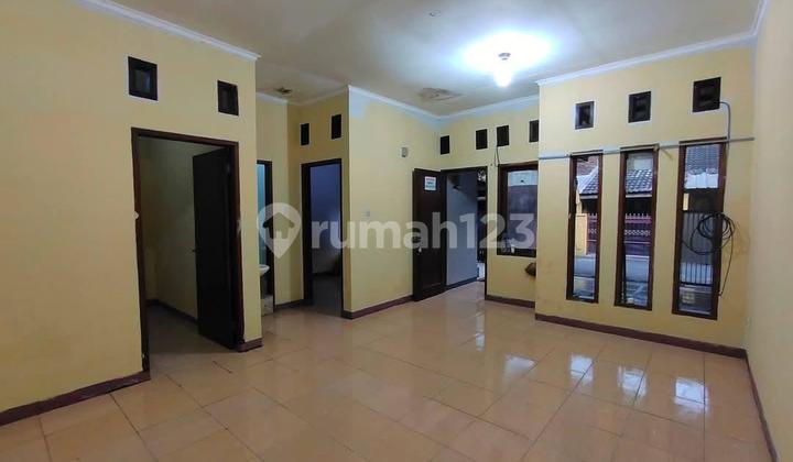 Jual Cepat Rumah Minimalis Strategis SHM di Komplek Riung Bandung
