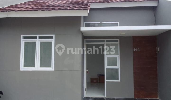 Rumah minimalis siap huni Bagus Unfurnished SHM Green Masturi 1