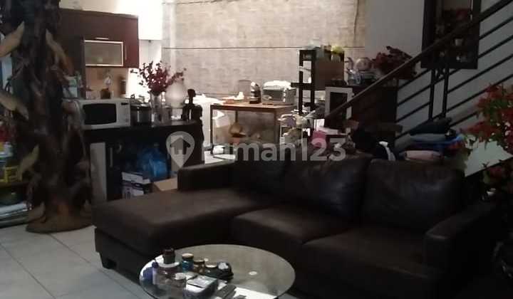 Rumah 2.5 Lantai SHM Siap Huni Nyaman di Lengkong Besar, Bandung Rumah 2.5 Lantai SHM Siap Huni Nyaman di Lengkong Besar, Bandung