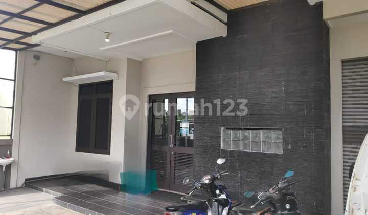 For Sale: Semi-Shophouse Home in Batununggal Indah For Sale: Semi-Shophouse Home in Batununggal Indah