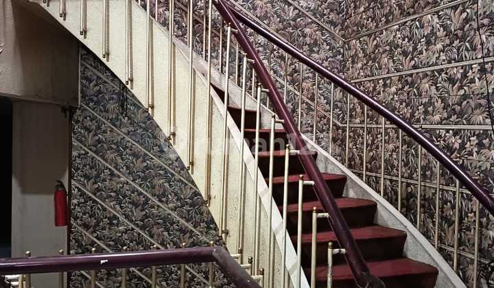 Di Jual Ruko 4 Lantai  Tengah Kota Kondisi Bagus