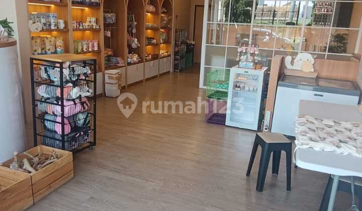 Disewakan MURAH Ruko Singgasana Mainroad 3 lantai kondisi bagus 