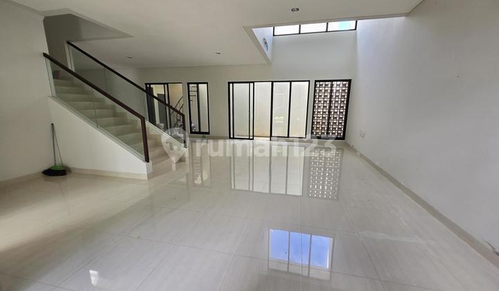 Dijual Rumah di Summarecon Cluster Emily 2