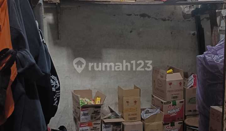 Cheap sale of shop house on the back street of the market (wing dulatif) main road 2