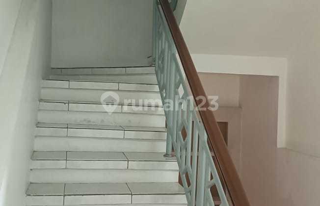 For RENT CHEAP Singgasana Shop House 3 floors main road good condition 2