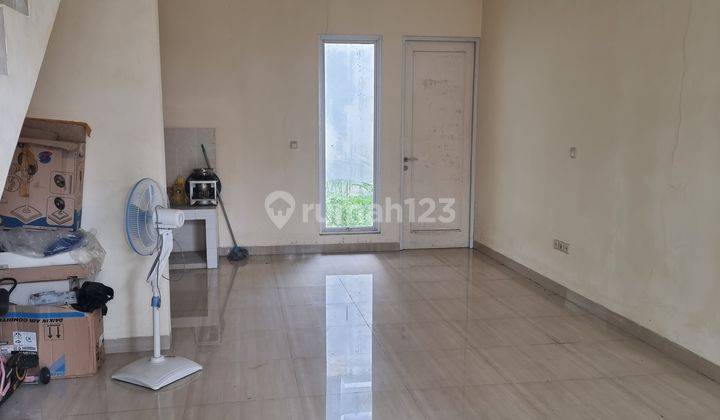 Rumah 2 Lantai 2 Kamar Tidur SHM 2