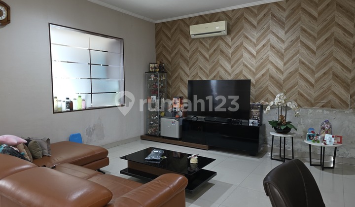 2-Story House With 3 Bedrooms 1 Office Ready EV Charging