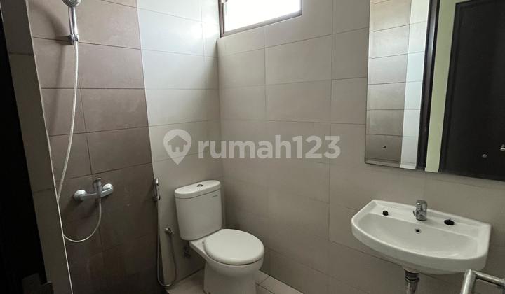 Dijual Rumah Semi Furniture Nan Asri di Burgundy, Summarecon Bekasi, Kota Bekasi Dijual Rumah Semi Furniture Nan Asri di Burgundy, Summarecon Bekasi, Kota Bekasi