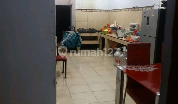 2-story House in the City Center