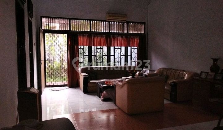 2-Storey House in the City Center 2-Storey House in the City Center