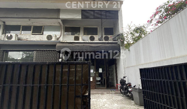 For Sale 3.5-Story Shop House in Gandaria, South Jakarta For Sale 3.5-Story Shop House in Gandaria, South Jakarta