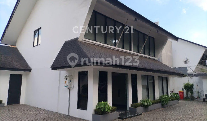 Rumah Bagus Buat Usaha di Area Premium Kebayoran Rumah Bagus Buat Usaha di Area Premium Kebayoran