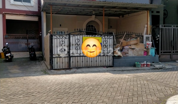 Rumah Cantik Depan Taman