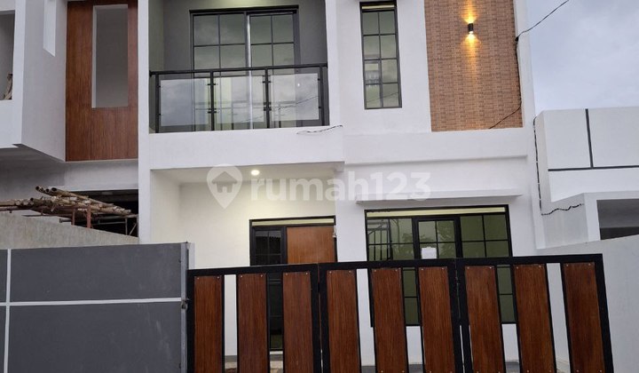 Rumah 2 Lantai Lokasi Dekat Padasuka Cicaheum 1