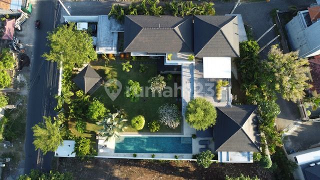 Full Furnished, Villa, SHM, Dekat Landmark, tersedia Kolam Renang Pribadi