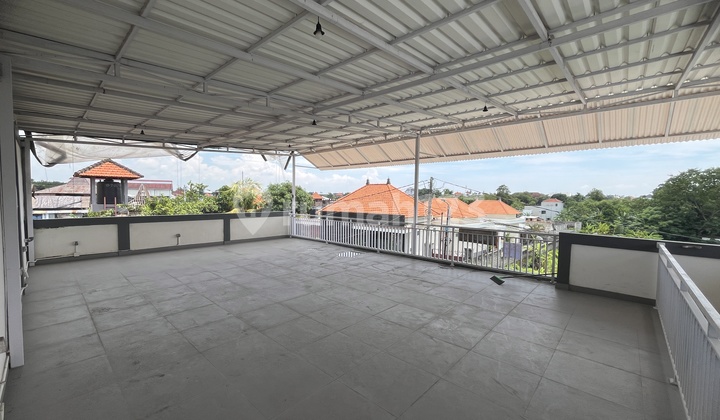 Shop House, 2 Floors, Freehold Certificate, in Kerobokan Kelod 2