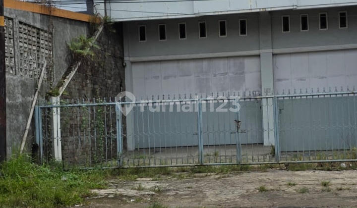 Maintained Shop House Rental in the Housiest Residential Area of Tasik