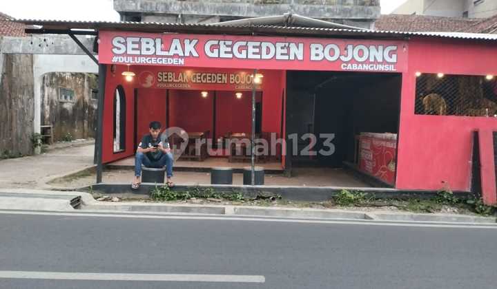 Rent or Sell Productive Business Space in a Crowded Downtown Tasik Area Rent or Sell Productive Business Space in a Crowded Downtown Tasik Area