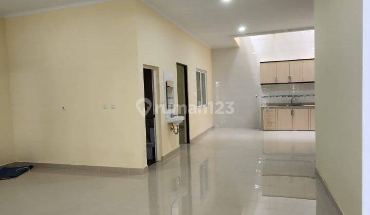 Disewakan! Rumah Bagus 2 lantai Unfurnished Sektor 1G-Gading Serpong, Tangerang 2