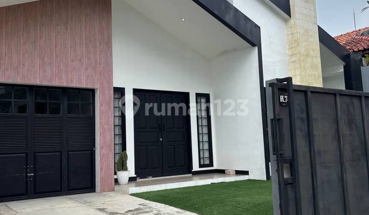 Rumah Minimalist 1 Lantai Di Perumahan Elit Cinere