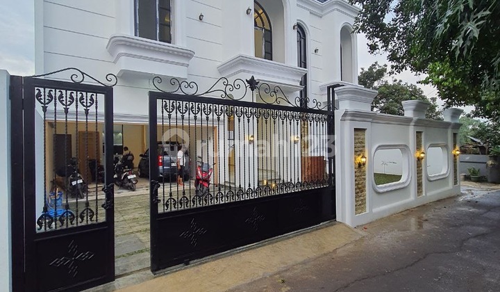 Rumah American Classic Dengan Kolam Renang Di Andara Rumah American Classic Dengan Kolam Renang Di Andara