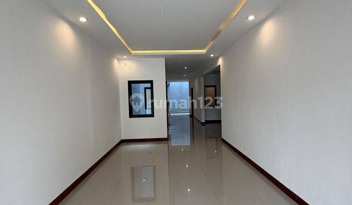 Rumah Minimalist Modern Terdepan Di Komplek Cinere 2