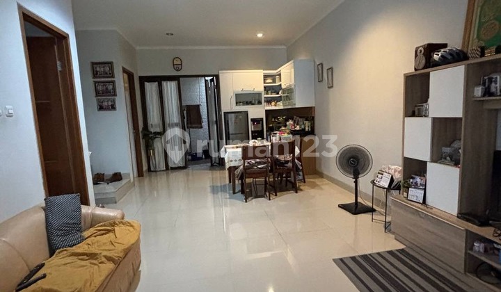 Rumah Modern Minimalis Dengan Fasilitis Lengkap di Komplek Cinere 2