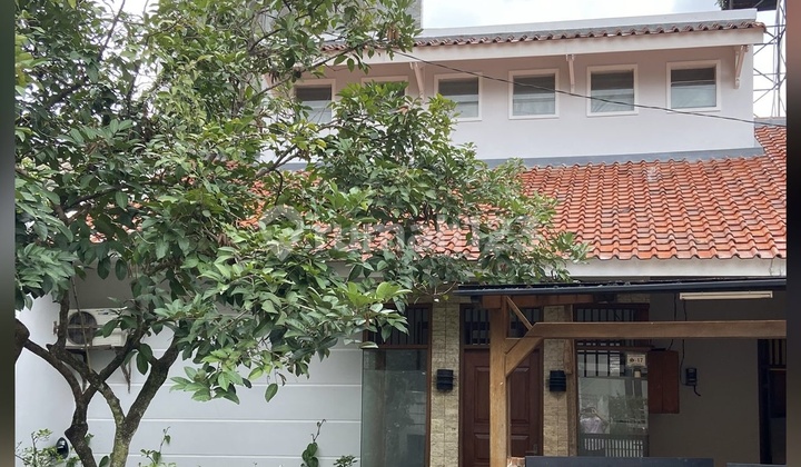 Rumah Minimalist 2 Lantai Dekat Tol Rumah Minimalist 2 Lantai Dekat Tol